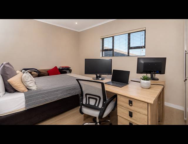 4 BEDROOM HOUSE FOR SALE IN PARKLANDS NORTH